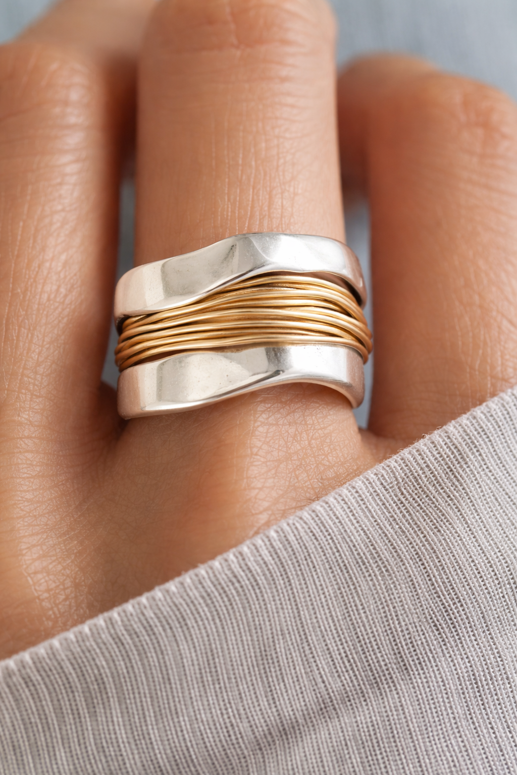 Anello d'Argento con Filo d'Oro