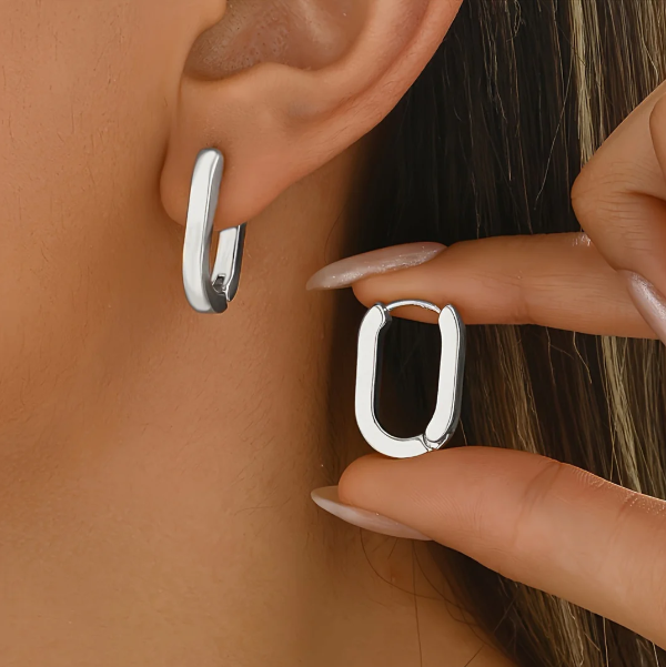 Orecchini a cerchio eleganti di forma geometrica