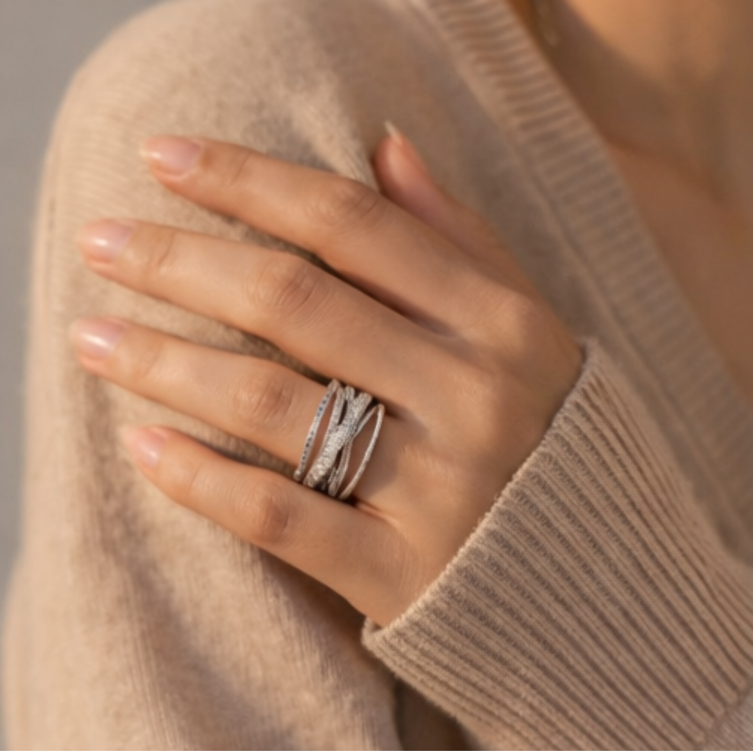 Anello di Lusso a Fasce Incrociate
